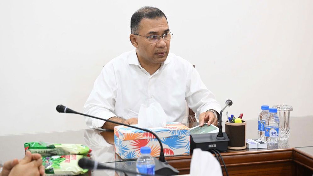 সড়ক থেকে ফিটনেসবিহীন যানবাহন অপসারণের নির্দেশ প্রধানমন্ত্রীর