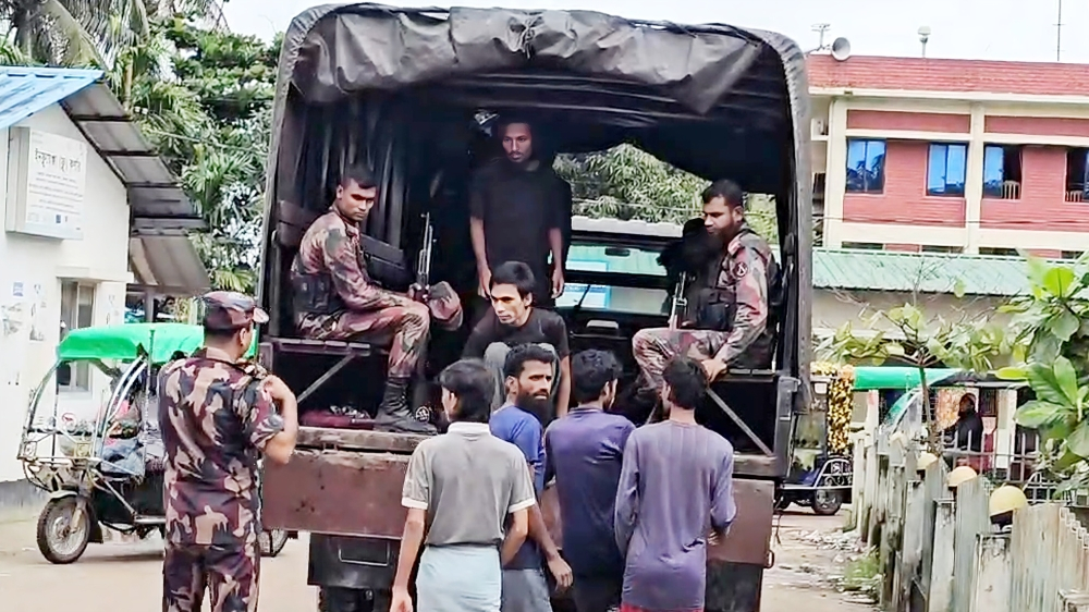 বাংলাদেশে প্রবেশের সময় রোহিঙ্গাবাহী নৌকাডুবি, নিখোঁজ ১৩, উদ্ধার ১৮