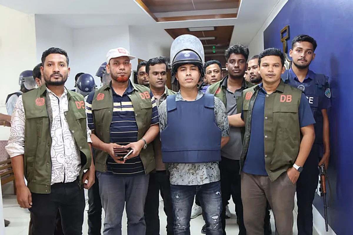 চাঁদার লাখ লাখ টাকা যেভাবে সংগ্রহ করতেন সন্ত্রাসী ডেভিড ইমন