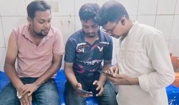 গাংনীতে দুই সাংবাদিকের ওপর হামলার অভিযোগ, মোবাইল ছিনতাই
