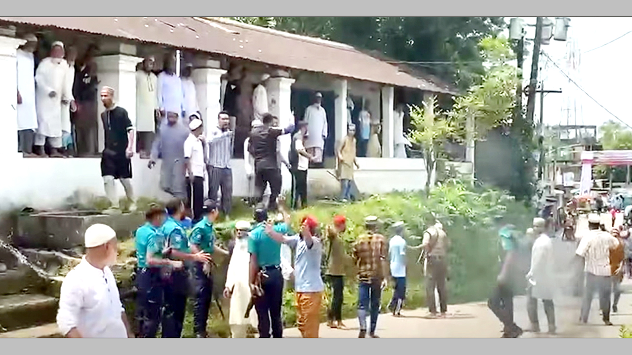 সিলেটে মাজার ওয়াকফ এস্টেট নিয়ে ভয়াবহ সংঘর্ষ, পুলিশসহ আহত ৩৮