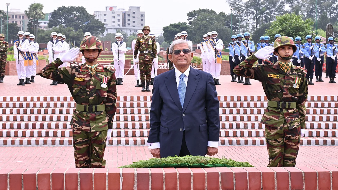 মহান মুক্তিযুদ্ধের বীর শহীদদের প্রতি শ্রদ্ধা জানালেন রাষ্ট্রপতি মির্জা ফখরুল ইসলাম আলমগীর।