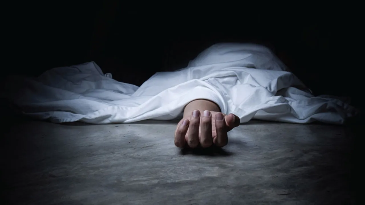 কুলাউড়ায় ট্রেনে কাটা পড়ে যুবতীর মৃত্যু
