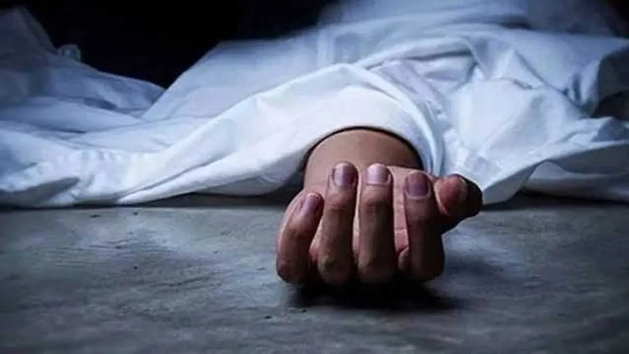 নীলফামারীতে ট্রেনে কাটা পড়ে ও পুকুরের পানিতে ডুবে ২ জনের মৃত্যু