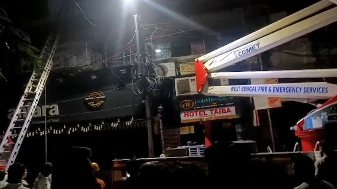 কলকাতায় আগুনে পুড়ে ৯ বাংলাদেশির মৃত্যু