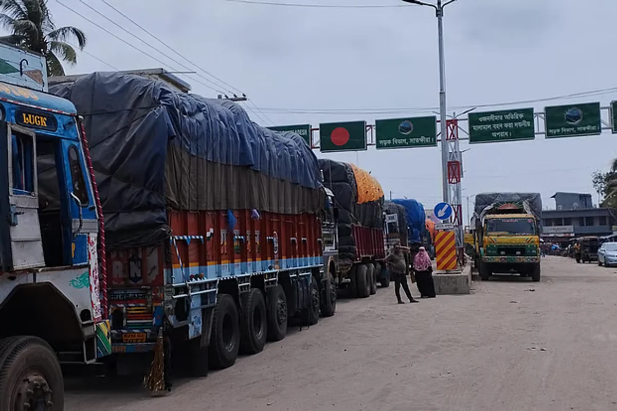 ভোমরা বন্দরে আমদানি–রপ্তানি কমেছে