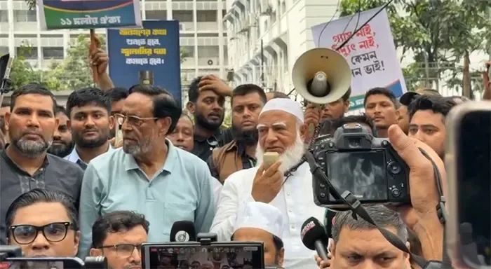 আমরা কাউকে অসম্মান করতে আসিনি, জনগণের দাবি নিয়ে এসেছি