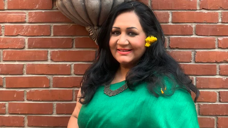 বিরতি ভেঙে নতুন গান নিয়ে ফিরলেন ফাহমিদা নবী