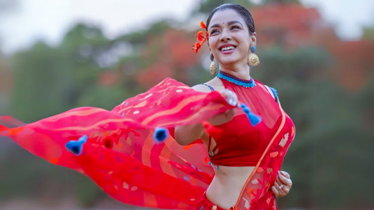 হাওরের ‘নিরালা’ হয়ে পর্দায় আসছেন রুনা খান