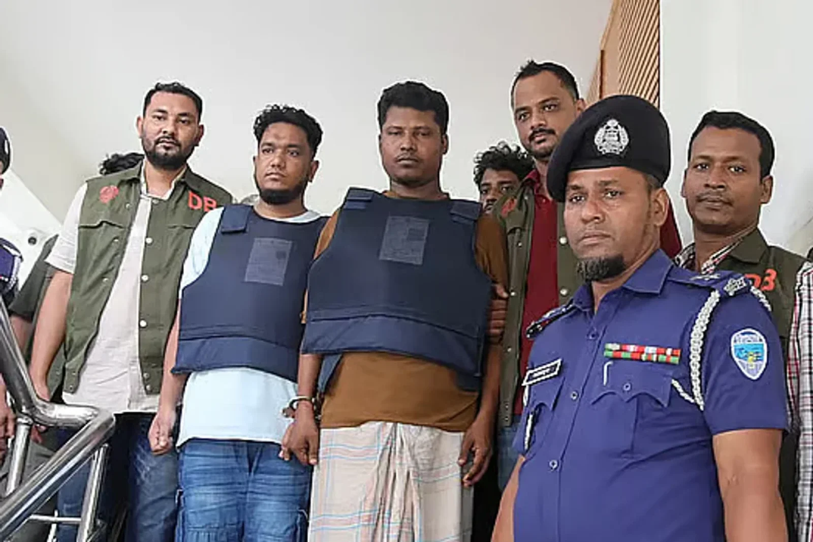 ‘স্যার, কসম করেন’, গ্রেপ্তারের আগে পুলিশের সাথে সন্ত্রাসী মোবারকের কথোপকথন