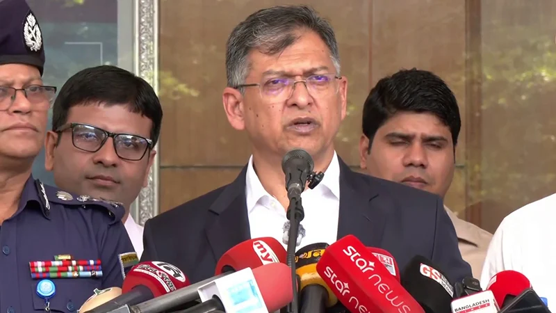 অবৈধ ও লুট হওয়া অস্ত্র উদ্ধারে বিশেষ ইউনিট, তথ্যদাতাকে ২ লাখ টাকা পুরস্কার: স্বরাষ্ট্রমন্ত্রী