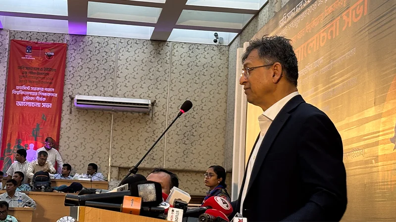 ‘হাসিনা কার্ড’ খেলবেন আবার বন্ধুত্ব চাইবেন, দুটো বিপরীতমুখী: ভারতকে স্বরাষ্ট্রমন্ত্রী