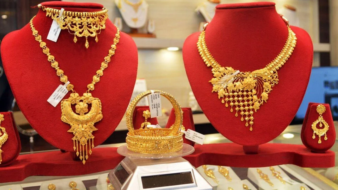 স্বর্ণের দাম ভরিতে বাড়ল ৩৮৪৯ টাকা