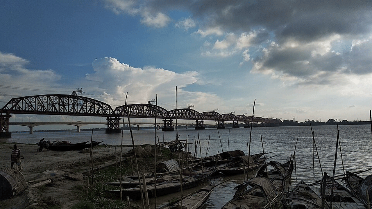 কুষ্টিয়ায় পদ্মা নদীতে পিকনিকের নৌকা থেকে নিখোঁজ ৩