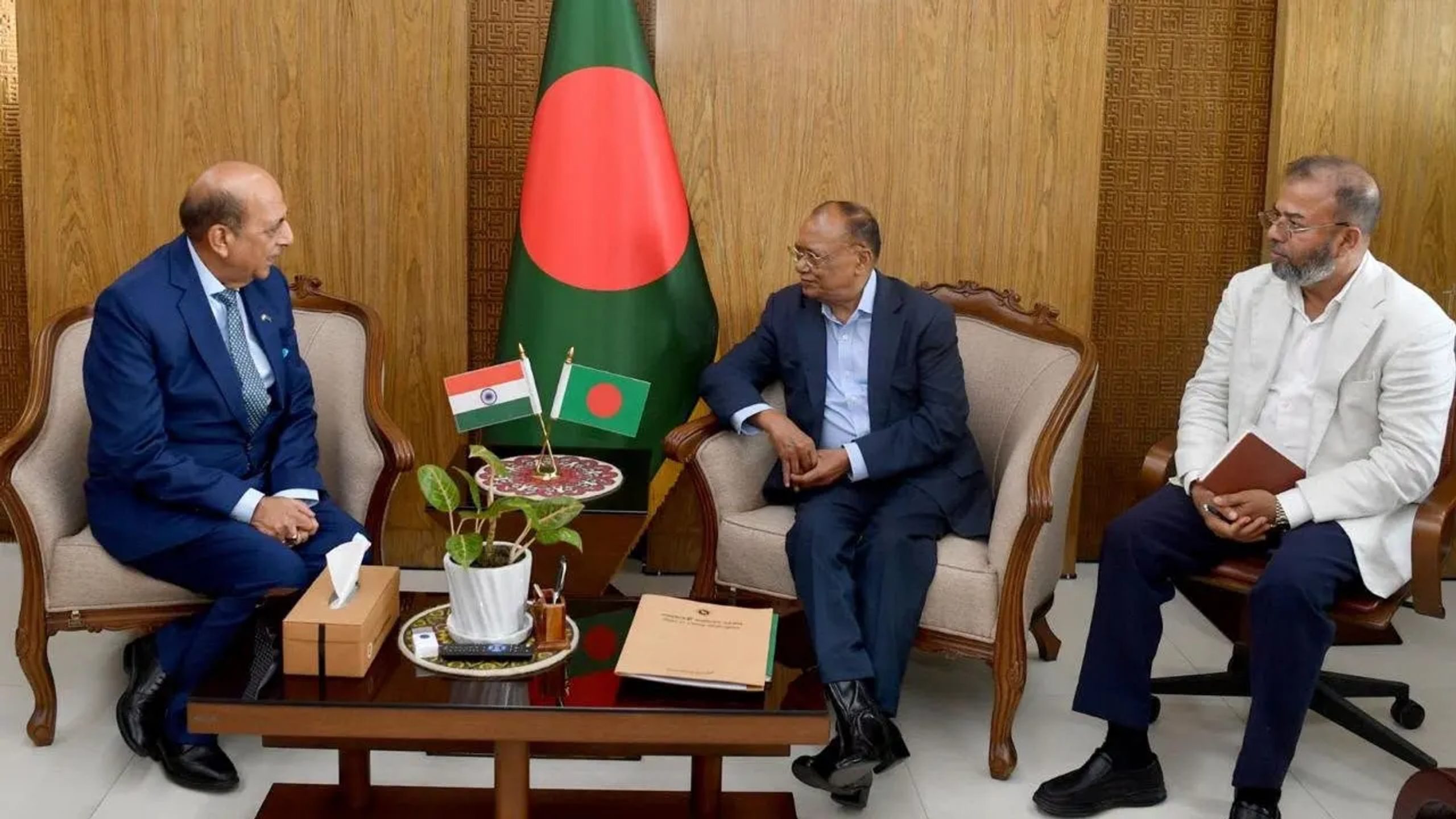 যথাসময়ে প্রধানমন্ত্রী তারেক রহমান ভারত সফর করবেন: দীনেশ ত্রিবেদী