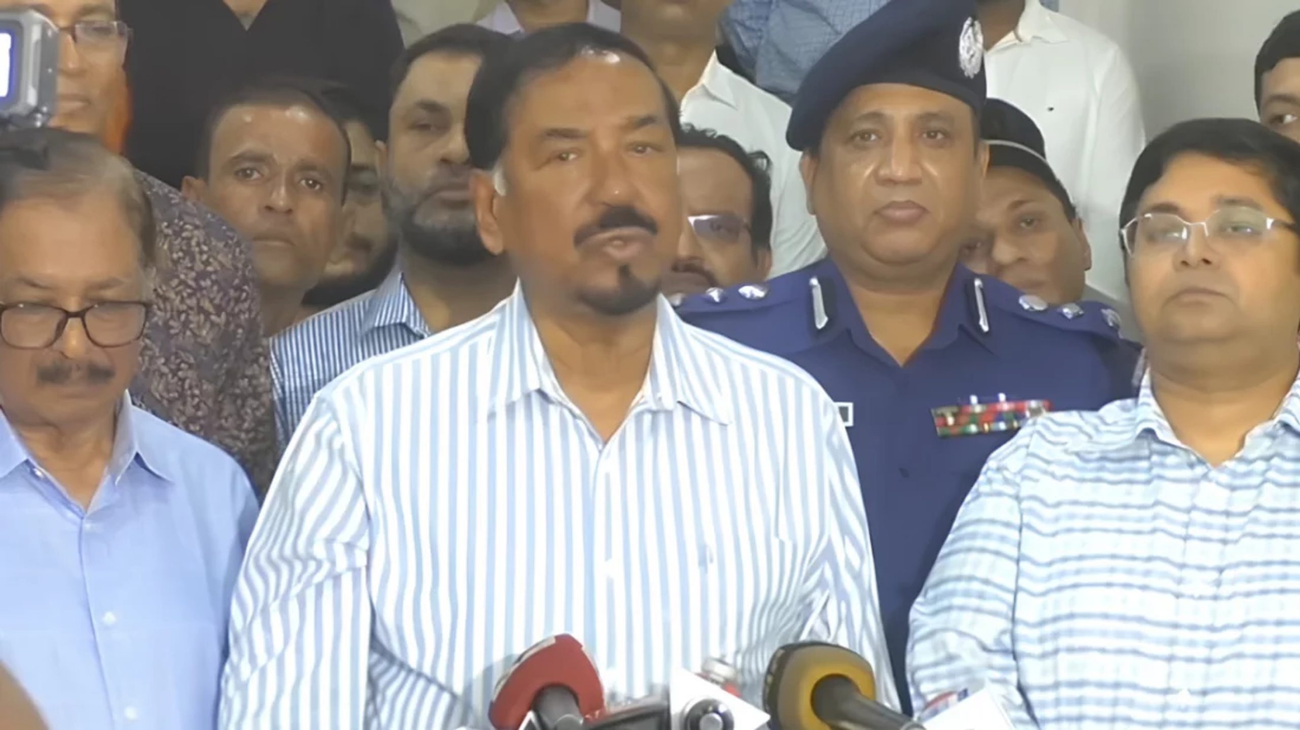 ব্রিকস সম্মেলনে প্রধানমন্ত্রীকে সঠিক মর্যাদায় আমন্ত্রণ জানায়নি ভারত: স্পিকার