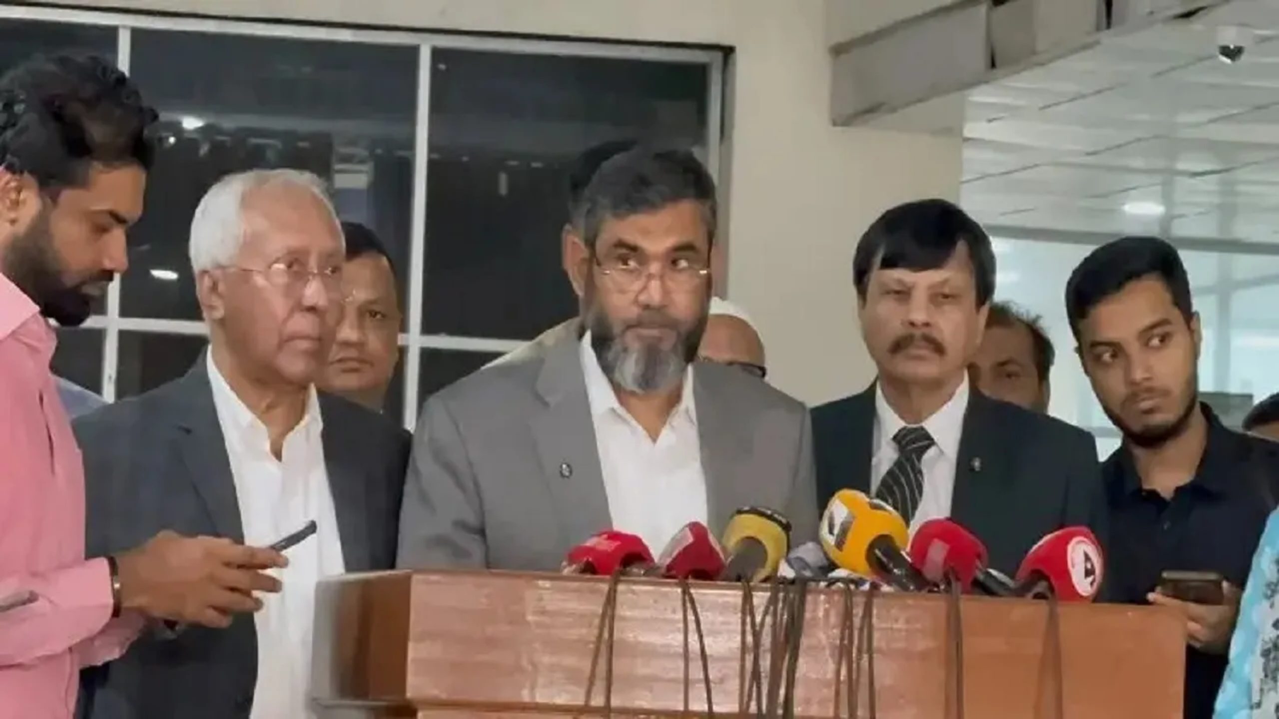 উপনির্বাচনে সেনা মোতায়েন, জুনের আগেই ইউপি নির্বাচন: ইসি