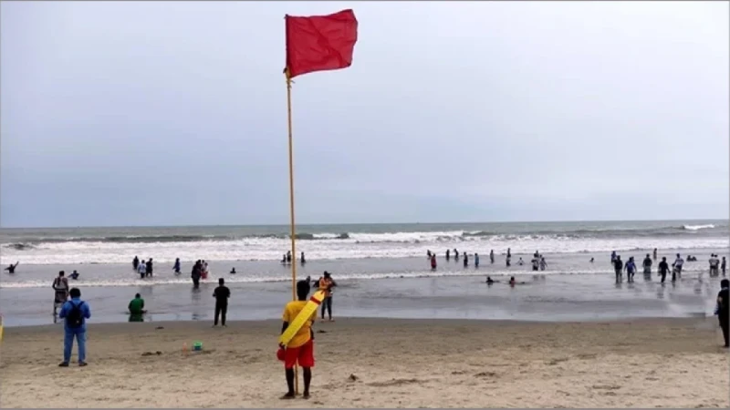 সাগরে লঘুচাপ, সমুদ্রবন্দরে ৩ নম্বর সতর্কসংকেত