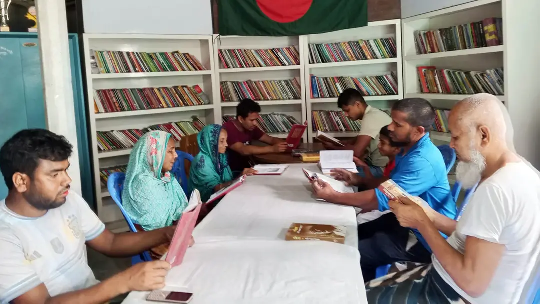 প্রত্যন্ত গ্রামে জ্ঞানের আলো ছড়াচ্ছে সেতুবন্ধন পাঠাগার