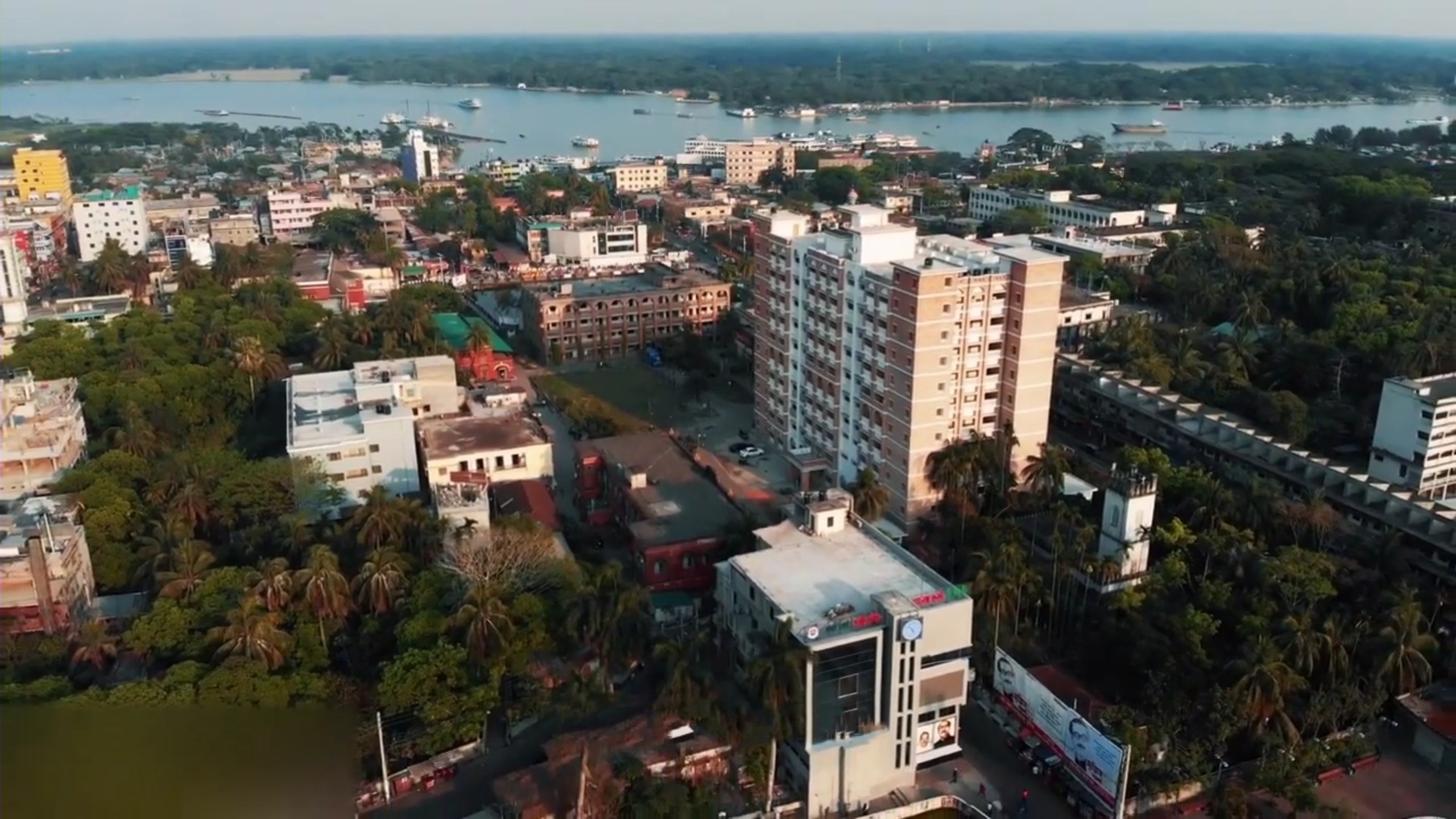 বরিশালে তালাবদ্ধ ফ্ল্যাট থেকে শিক্ষিকার হাত-পা বাঁধা মরদেহ উদ্ধার