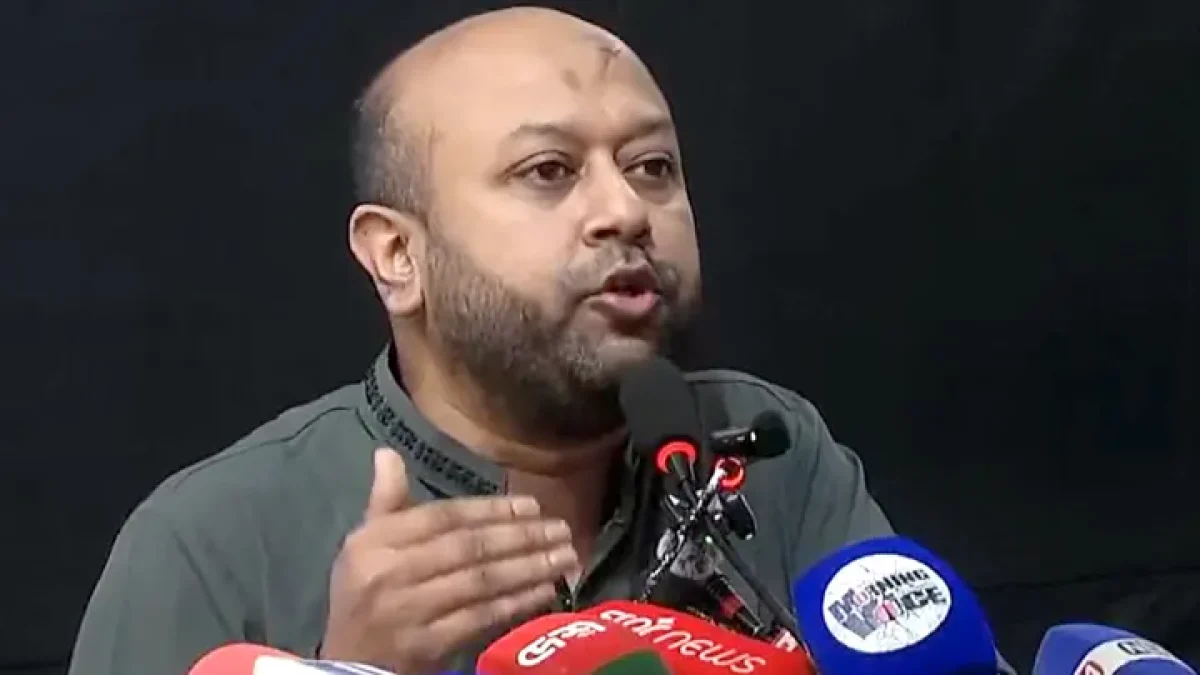 সিংহাসন টিকিয়ে রাখতে গণঅভ্যুত্থানকে ব্যবহার করছে বিএনপি: ফুয়াদ